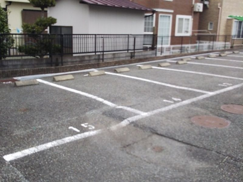 レオパレス川口 駐車場