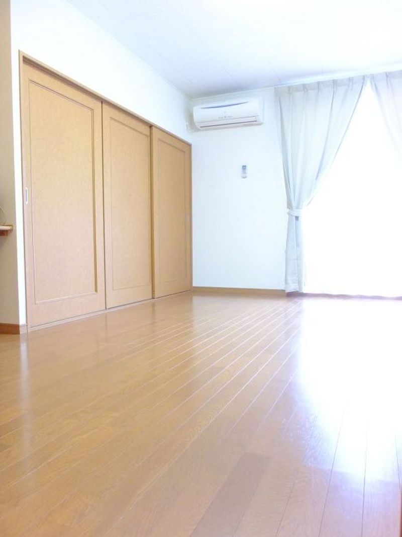 レオパレスカリビアンコート 居間