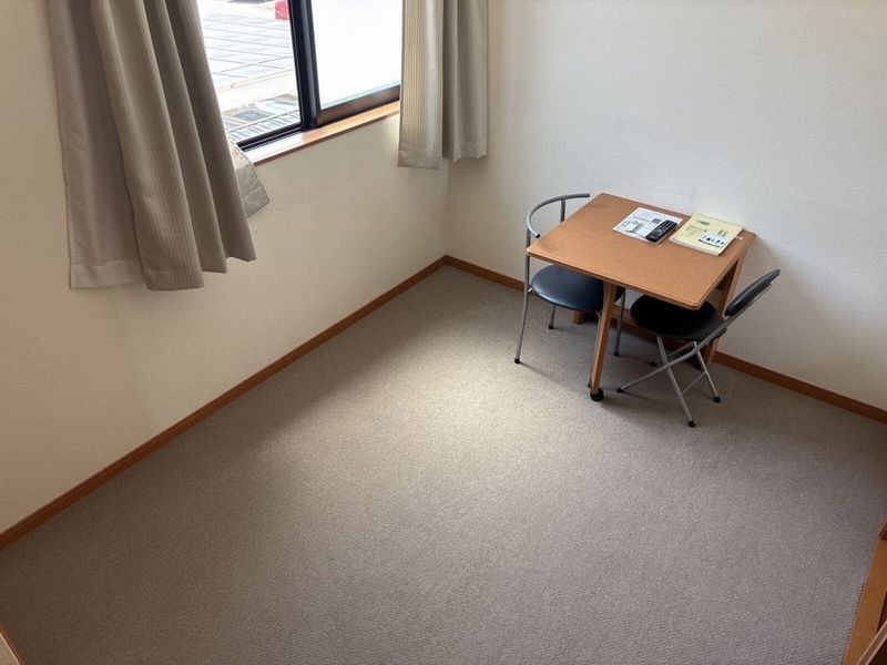 レオパレスＳＵＮＲＯＯＭ 居間