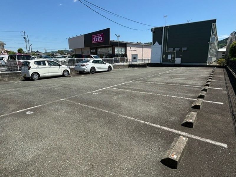 レオパレス喜楽来 駐車場