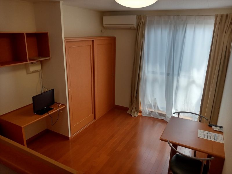 レオパレス藤 居間