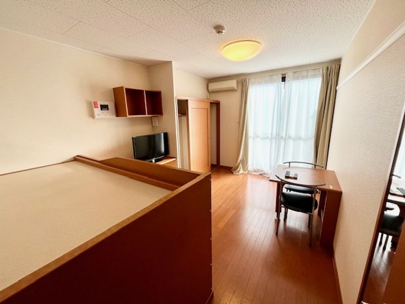 レオパレスパーチェ 居間