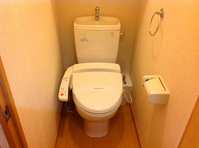レオパレス愛 トイレ