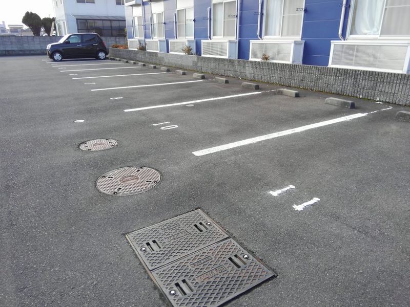 レオパレスＭＡＲＩＡ 駐車場