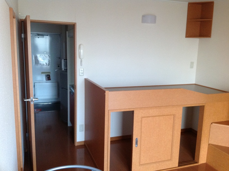 レオパレスみさき 居間