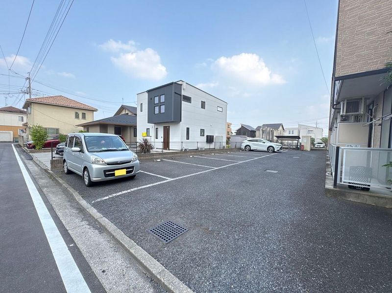 レオパレスジュネス前橋 駐車場