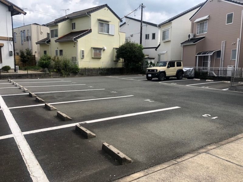 レオパレス前川２ 駐車場