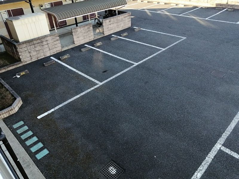 レオパレスカスターニャの風 駐車場