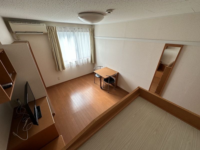 レオパレスグレート 居間