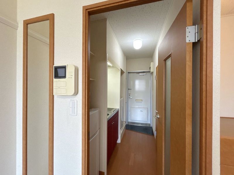レオパレス柏屋 玄関