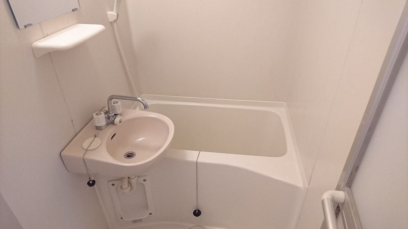 レオパレス中央 風呂