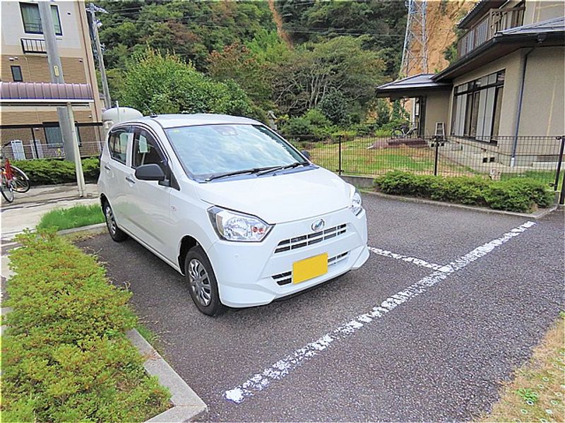 レオパレス裾花Ⅱ 駐車場