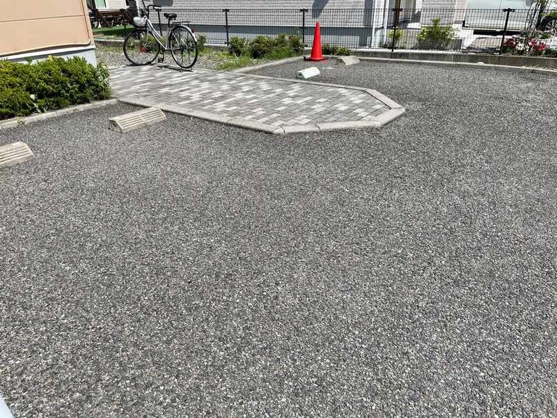 レオパレスグローリーⅡ 駐車場