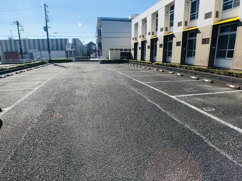 レオパレスケイツハイムＡ 駐車場