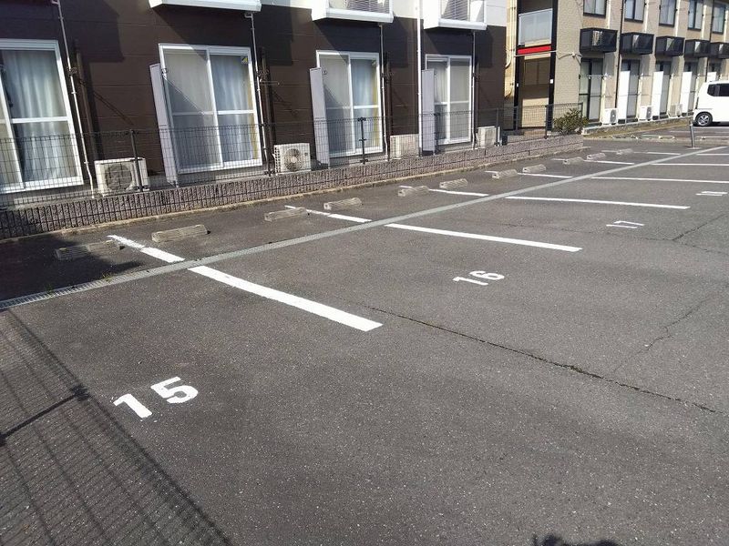 レオパレスＨｉｒｏ　Ⅱ 駐車場