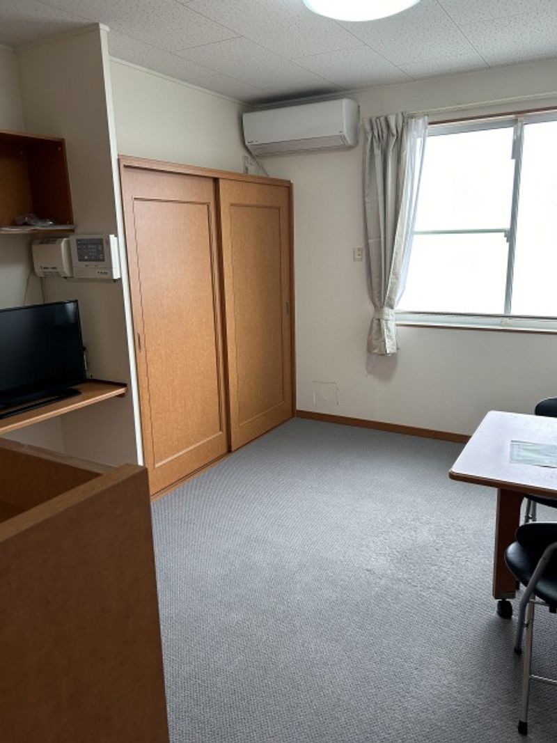 レオパレスオアシス 居間