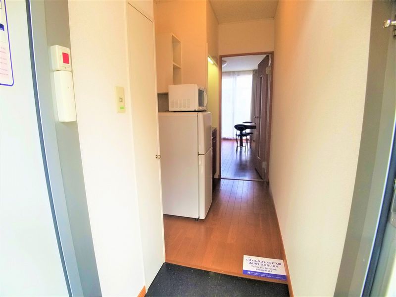 レオパレスグランデ 玄関