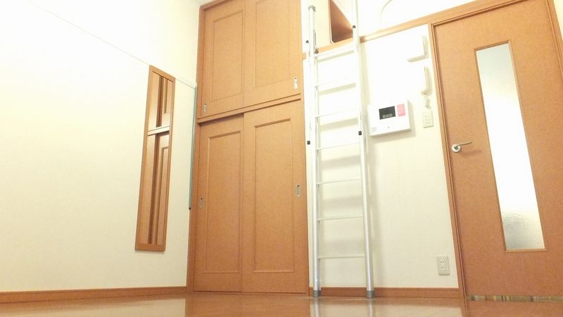 レオパレスエクセディオール 居間