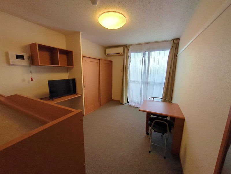 レオパレス凛 居間