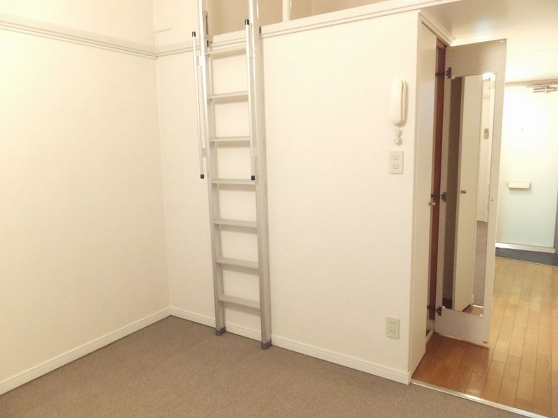 レオパレス壱里山 収納