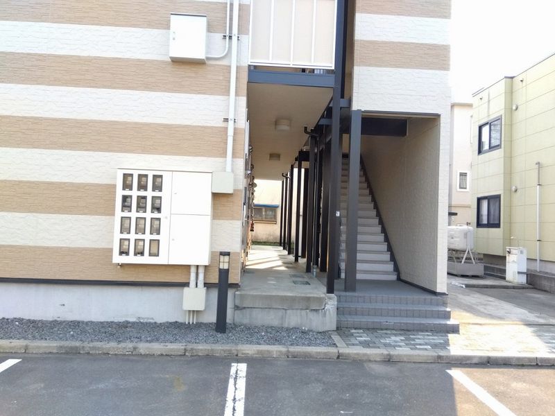 レオパレスリオン エントランス