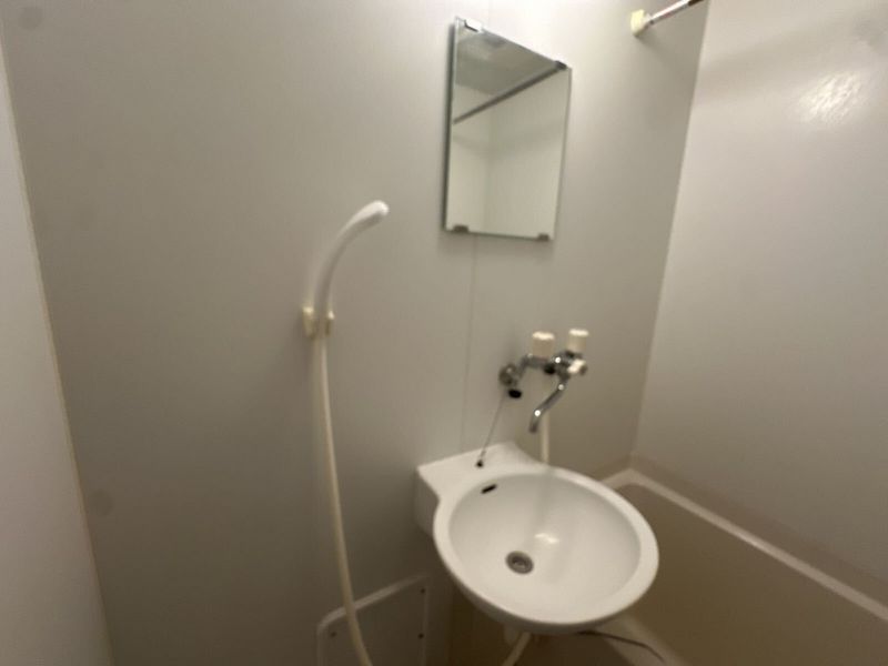 leopalace Behind Tronchino 세면대