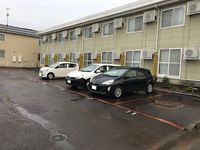 レオパレス花園 駐車場