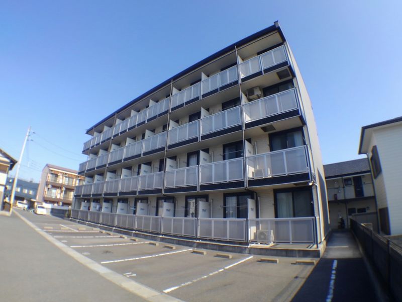 レオパレスフォンテーヌ高松 外観