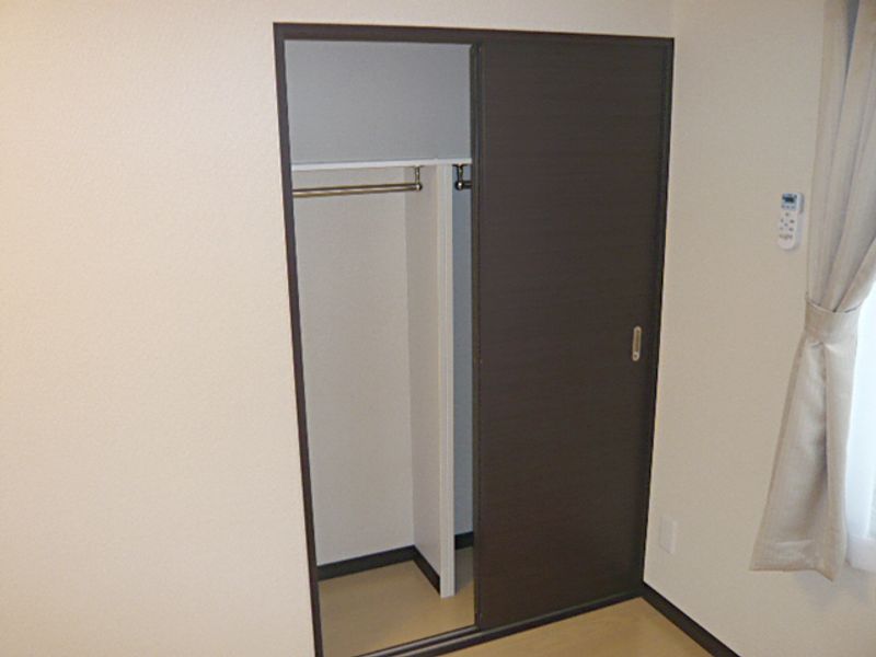 レオネクスト川原 収納