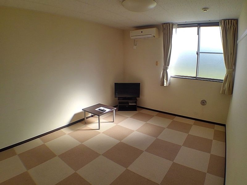 レオネクストボレロ三条 居間