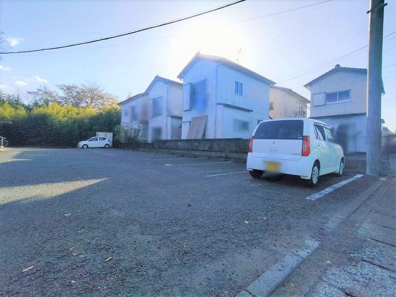 レオネクスト都原 駐車場