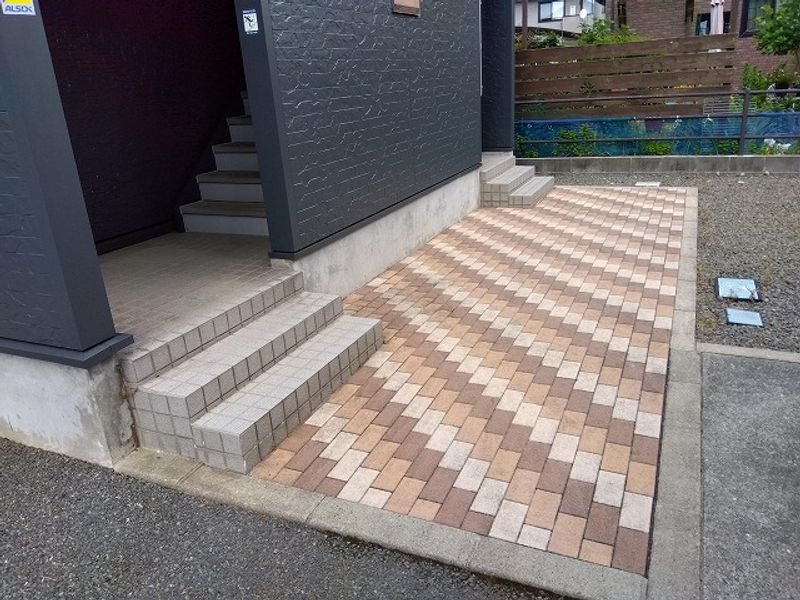 レオパレスヴィレッジ東泉 エントランス