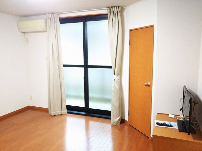 レオパレスサンシャイン 居間