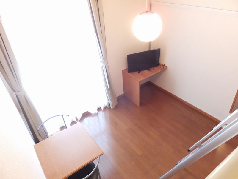 レオパレス三山 居間