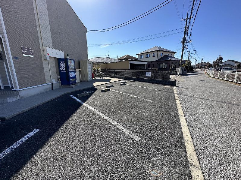 レオパレスシャルマンピエースⅡ 駐車場