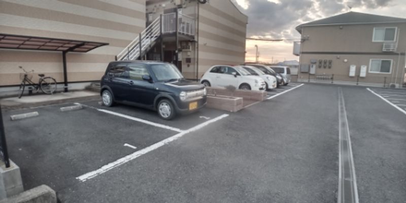 レオパレスＰｒｅｇｉｏ 駐車場