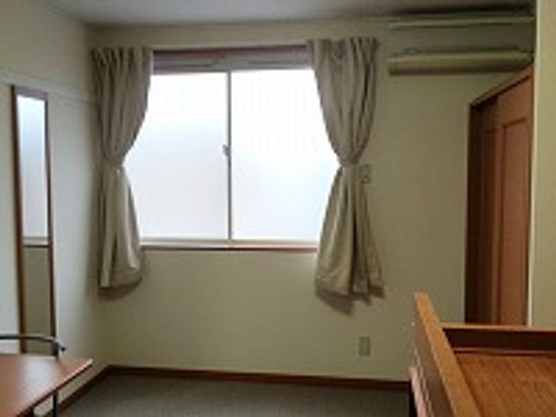 レオパレスＦＩＴ　ＴＥＲＲＡＳＥ 居間