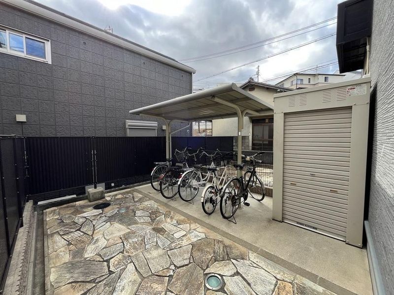 leopalace Hino Shared spaces