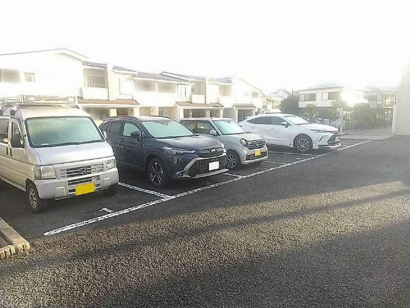 レオパレススペース好日 駐車場