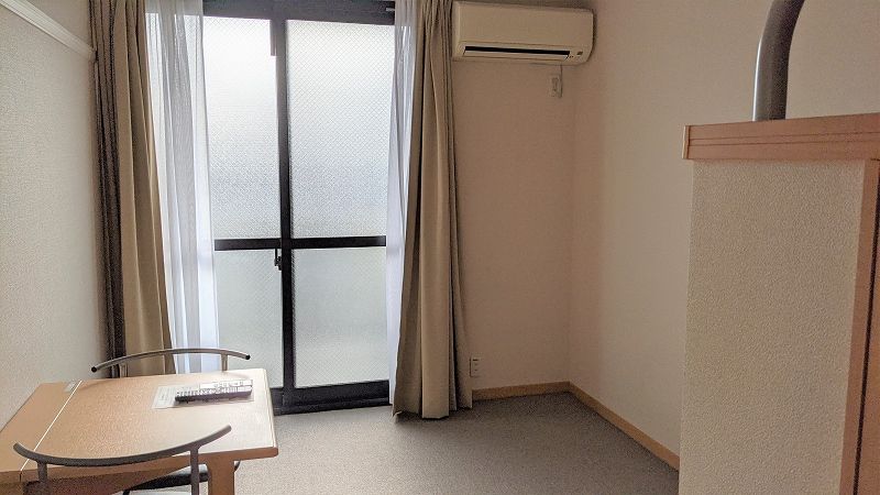 レオパレスベガ甲府南 居間