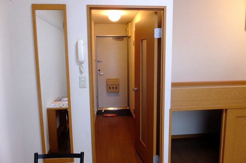 レオパレス八千代 居間