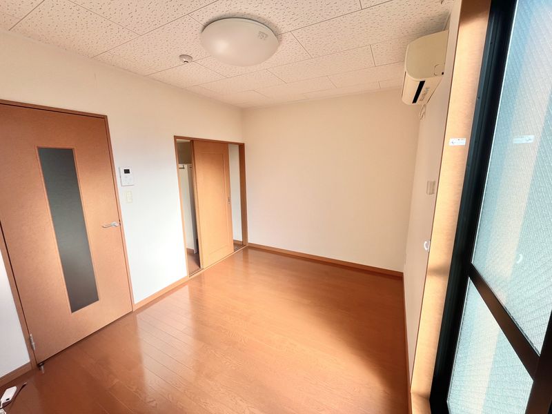 レオパレスカーマ９２９ 居間