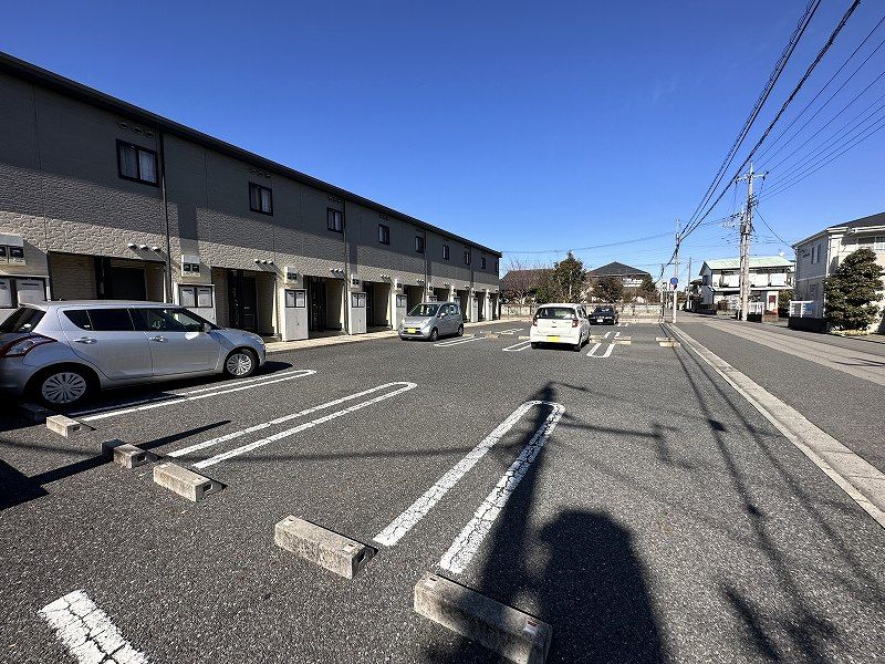 レオパレスＫＩＸ　２ 駐車場