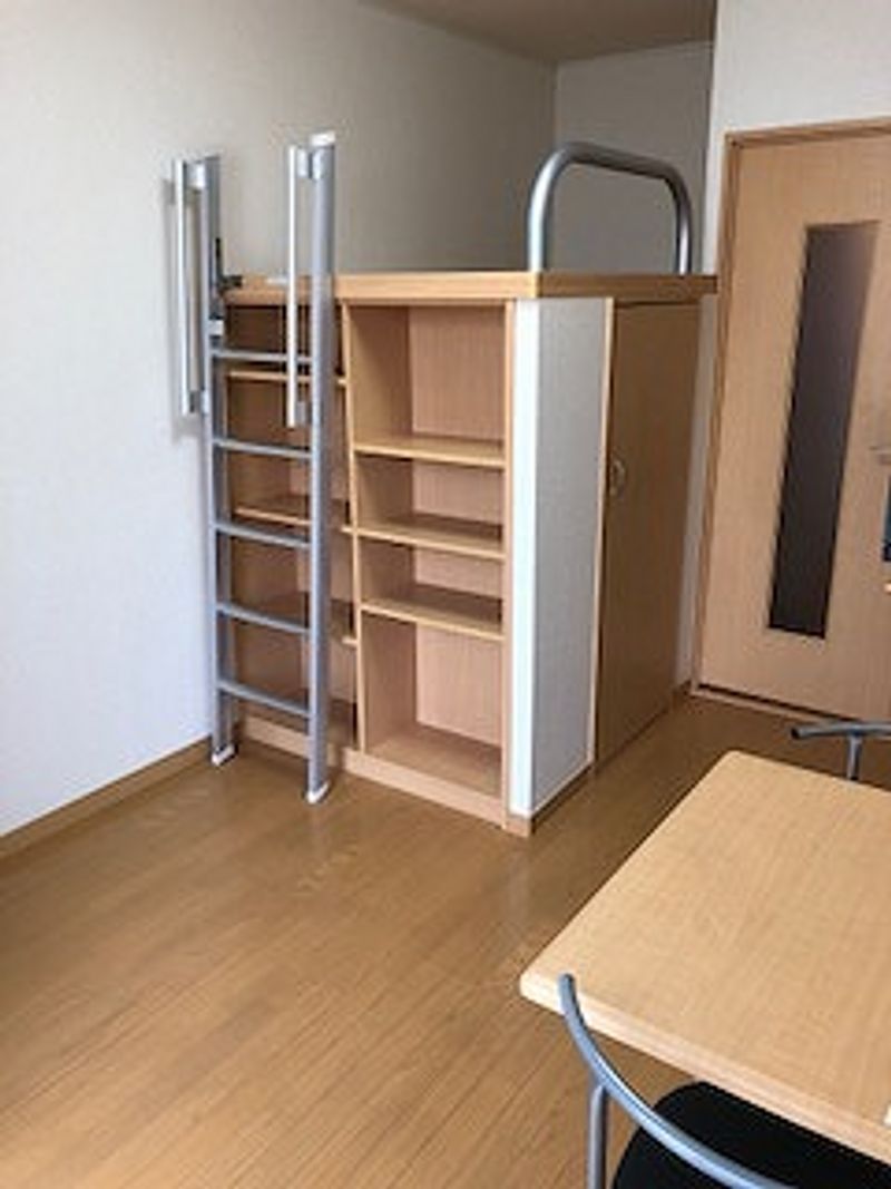 レオパレスクレードル 居間