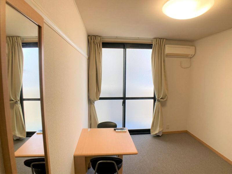 レオパレス上荒田町 居間
