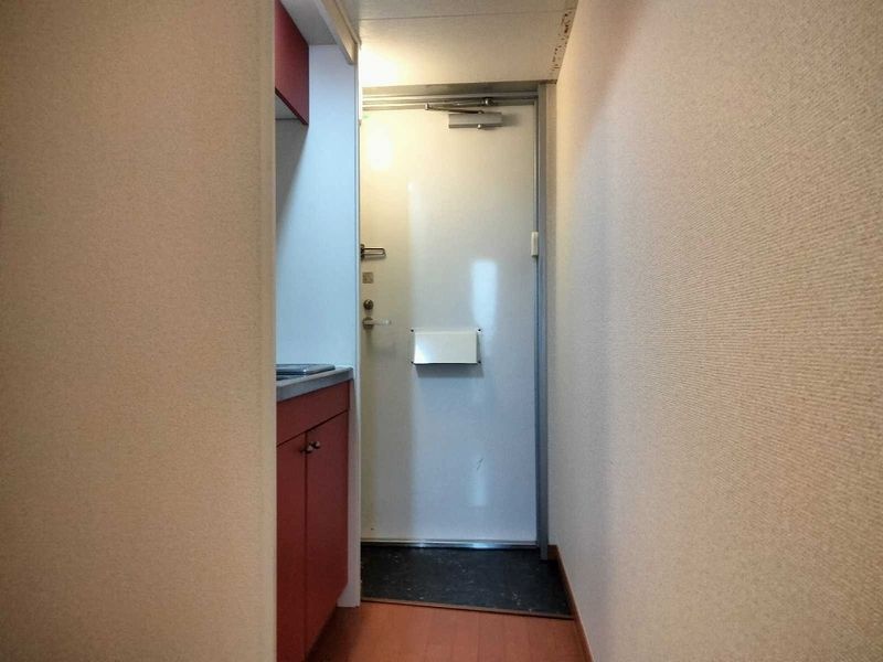 レオパレスアズール東大宮 玄関