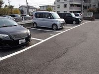 レオパレスセジュール 駐車場