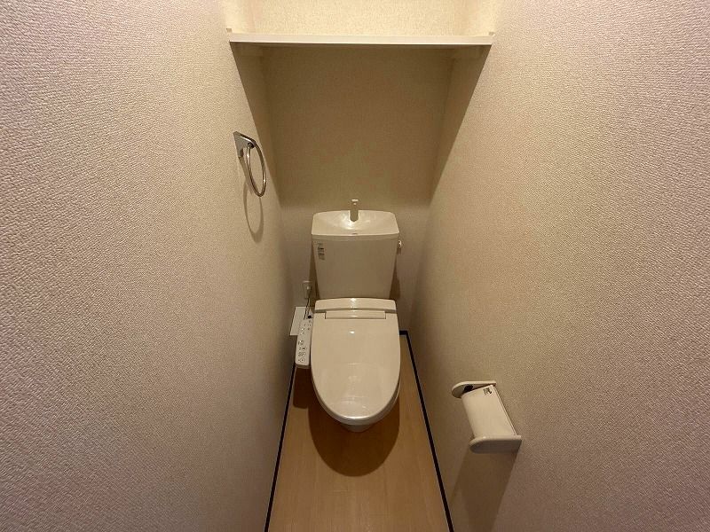 LEONEXT SAKAYA Toilet