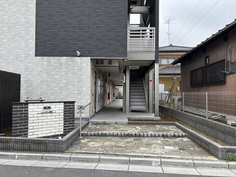 クレイノシャンティ浦和 エントランス