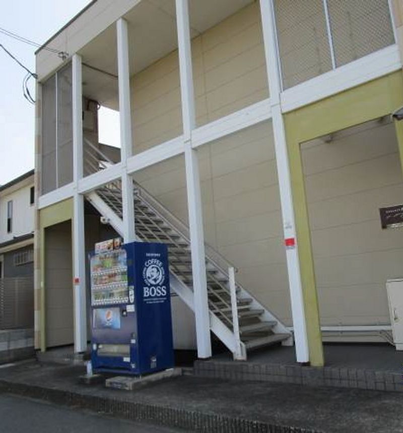 レオパレスリターンオブハピネス エントランス